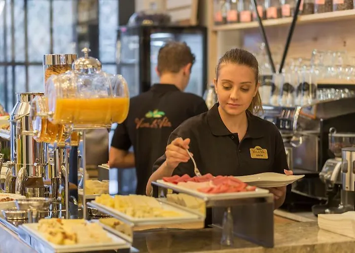 Hotel Viva La Butik 4*